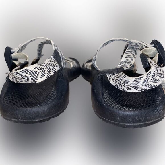 Chaco Womens Size 8 Black White Chevron Z Cloud 2 Sandals - Picture 3 of 4